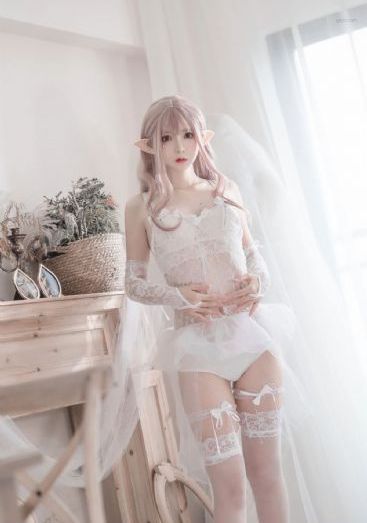 欧美女性感吊带睡衣_神马电影在线观看