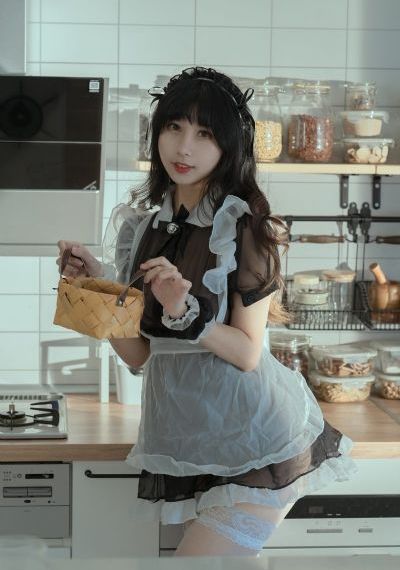 欧美背带裤街拍_BD视频大全