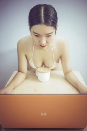 国产女同丝袜_720免费在线播放